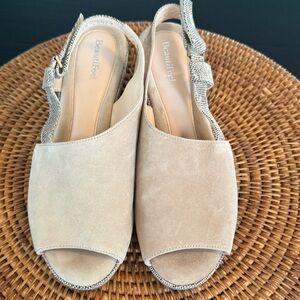 BeautiFeel Women's Cream Slingback Sandals